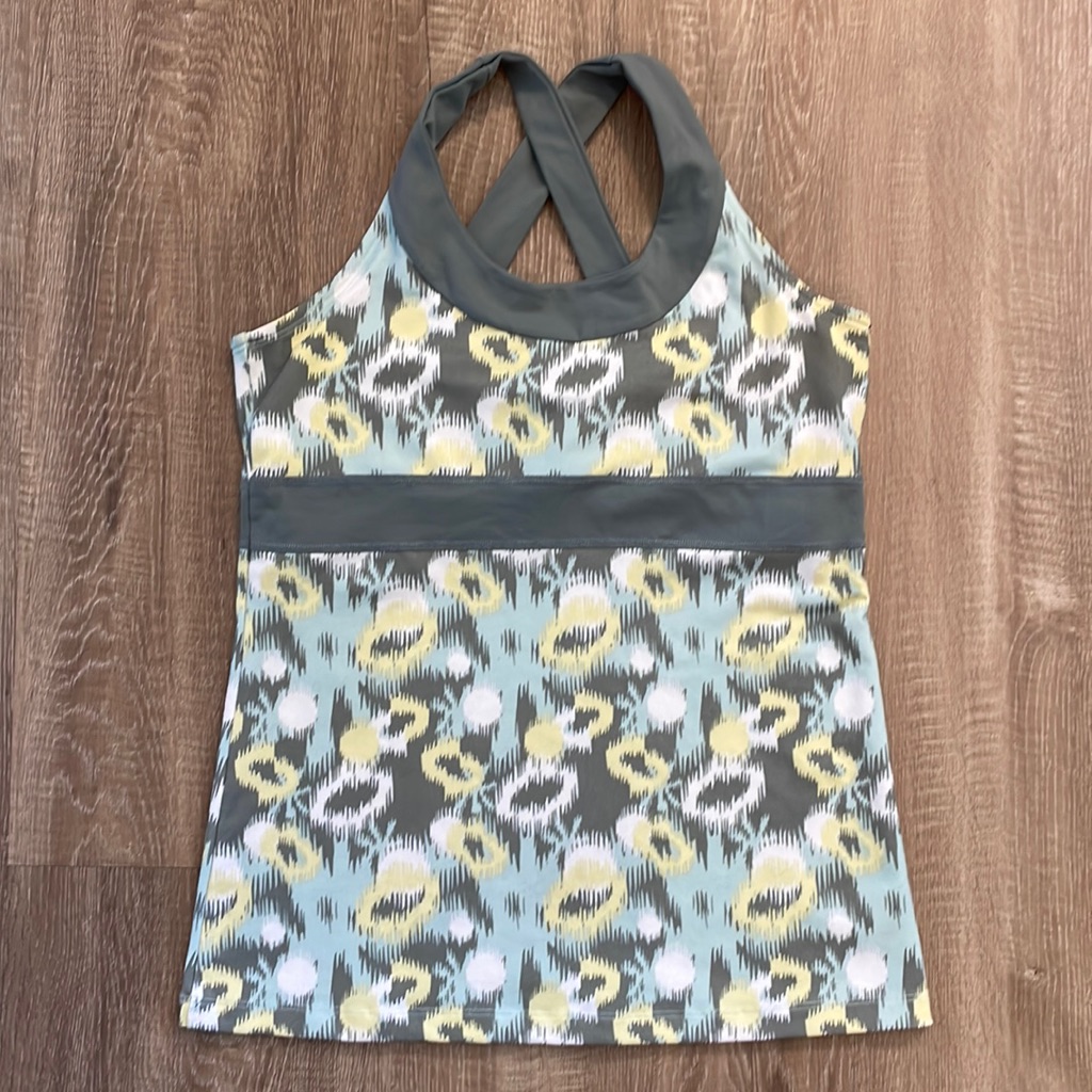 Carve Designs Large Built In Bra Floral Yoga Tank Top Criss Cross
